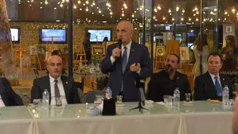 Vahit Kirişci, Kahramanmaraş’ta Mimarlık Günü’ne Katıldı