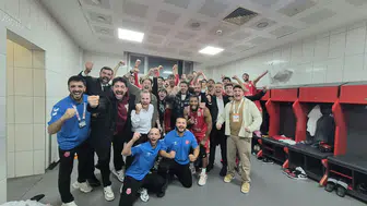 Kipaş İstiklal Basketbol, Lideri Yenerek Zirveyi Devraldı