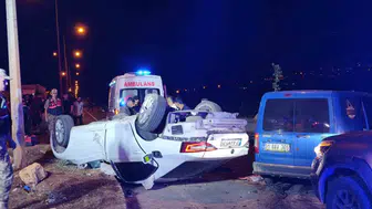 Hatay’da Takla Atan Otomobil Tır Sürücülerine Çarptı: 6 Yaralı