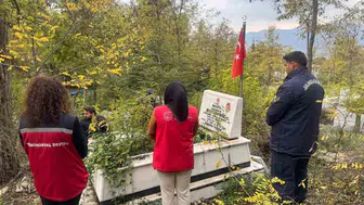 Andırın’da şehitler dualar ve karanfillerle anıldı