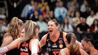 Eczacıbaşı Peron İstanbul Derbisinde VakıfBank Geri Döndü