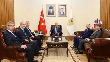 Rektör Okumuş, Vali Ünlüer’i Ziyaret Etti