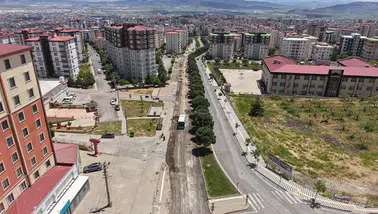 Büyükşehir, Ahır Dağı Caddesi için Asfalt Çalışmalarına Başlıyor