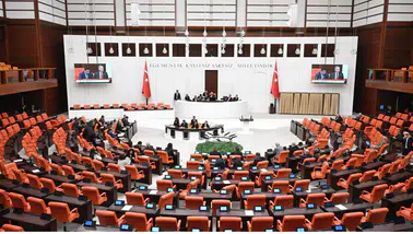 TBMM'den Geçen Torba Yasada Emekli, Sürücü ve Araç Alacaklara Yeni Düzenleme