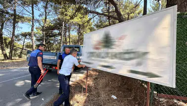 Zabıta affetmedi! Usulsüz tabelalar indirildi