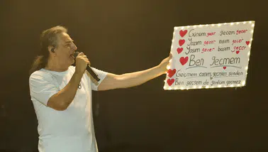 Çelik’ten Kahramanmaraşlı Hayranlarına Teşekkür Mesajı