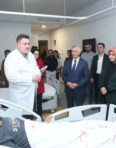 Vali Ünlüer Devlet Hastanesi'nde sağlık hizmetlerini inceledi