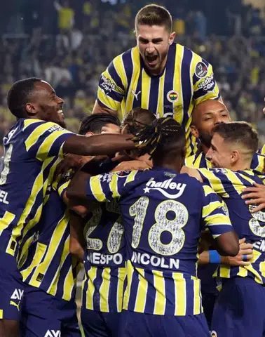 Fenerbahçe, Gaziantep FK’yi 4-1 Yenerek Farkı Açtı