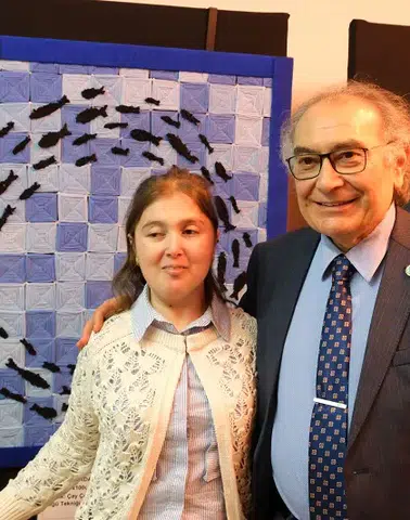 Parmak Uçlarıyla Sanatın Sınırlarını Aştı