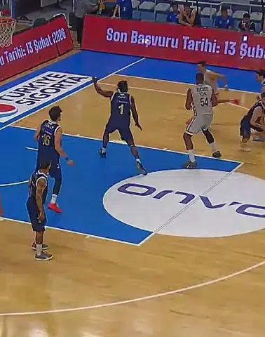 Kipaş İstiklal Üçüncü Çeyrekte 20 Fark Attı