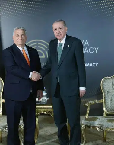 Cumhurbaşkanı Erdoğan Macaristan Başbakanı Orban’ı kabul etti