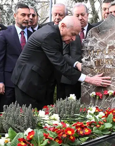 Devlet Bahçeli, Başbuğ'u Ziyaret Etti: Siyasi İlişkilerde Yeni Bir Sayfa Açıldı!