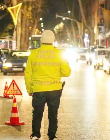 Trafik denetimlerinde binlerce araç kontrol edildi