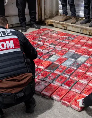 Dev Operasyonla 106 Kg Kokain Ele Geçirildi