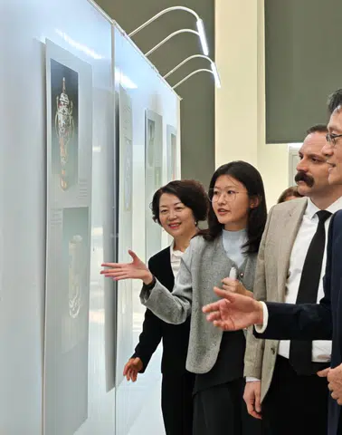 Türkiye ve Çin'in Diplomatik İlişkilerinde 55 Yıl Dolu Dolu Geldi: Özel Sergiyle Kutlama!