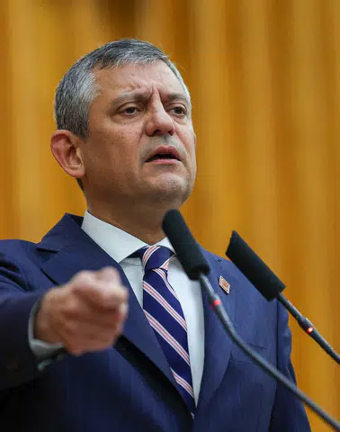 Özgür Özel: "Karşımıza Çıkmaya Cesaret Edin, Sandıkta Halkın Gücü Var!"