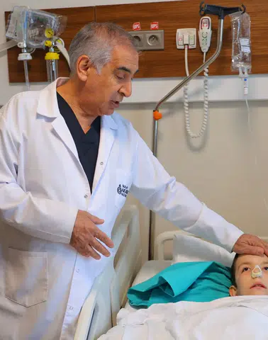 Kahramanmaraş'ta 12 yaşındaki çocuğun genzinden dev polip çıktı