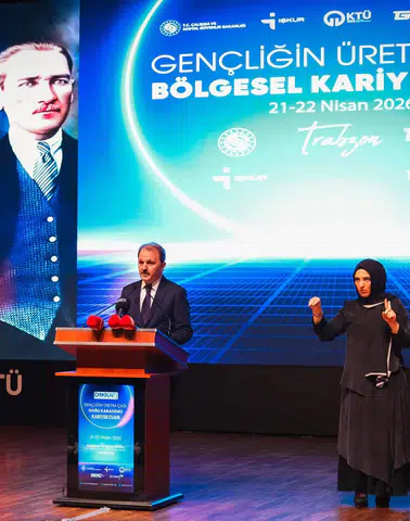 Gençler Kariyer Fuarına Akın Etti, Yoğun İlgi Gördü