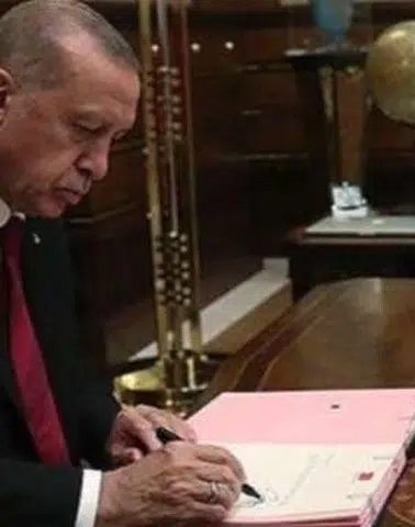 Erdoğan'dan Önemli Görev Değişiklikleri: Yeni Üst Düzey Atamalar Açıklandı