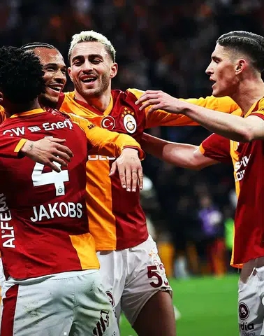 Galatasaray İlk Yarıda Üstünlüğü Aldı