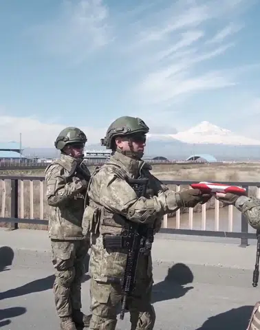 Nahçıvan Askeri Birlikleri Türkiye'de Tatbikat Gerçekleştiriyor