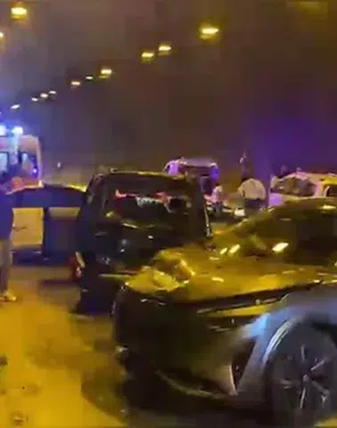 Tünelde Zincirleme Kaza: 2 Yaralı