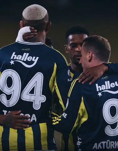 Fenerbahçe Talisca ile Güldü