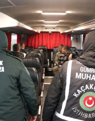 Bindikleri otobüsü şaşırınca... Avrupa yerine İpsala'ya geldiler!