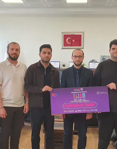 Kahramanmaraş'ta "Aydınlık İzler" oyunu ile Türkiye üçüncülüğü kazandı