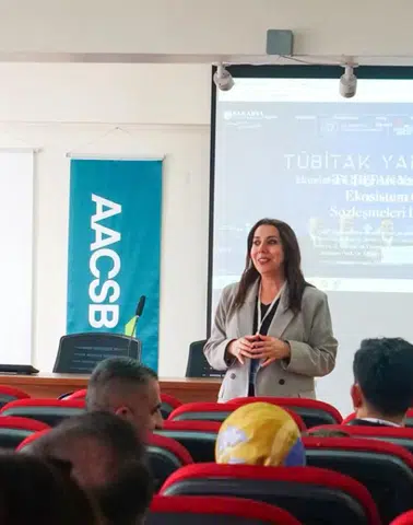 "Aileler İçin Eğitim Fırsatları: 'Aileyle Öğreniyoruz' Projesi Çalıştayı Gerçekleştirildi"
