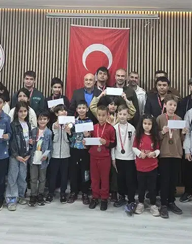 23 Nisan Satranç Turnuvası Heyecanı Ödüllerle Taçlandı