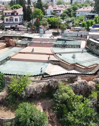 Tarihi Kulede Şahane Moda Gösterisi Düzenlendi!