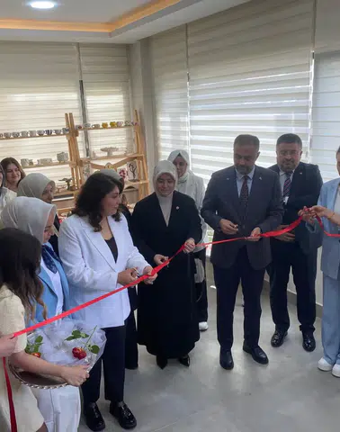 Kadın Emeği Seramik Atölyesi Sergisi Açıldı