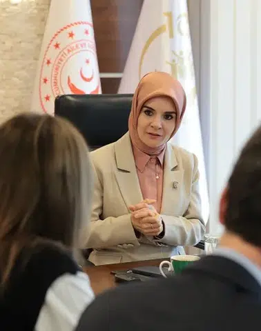 Bakan Göktaş ve Apple Heyeti Dijital Güvenliği Görüştü