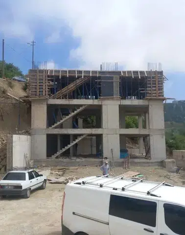 Kahramanmaraş'ta İnşaattan Düşen İşçi Ağır Yaralandı
