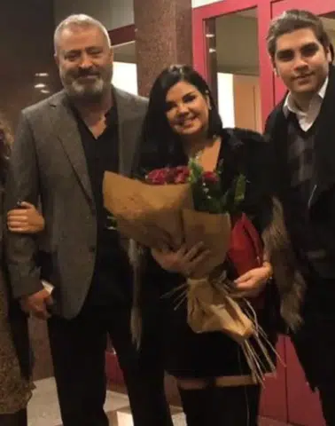 Elif Karlı'nın oğlu Alperen Karlı kimdir? İşte yaşı ve mesleği