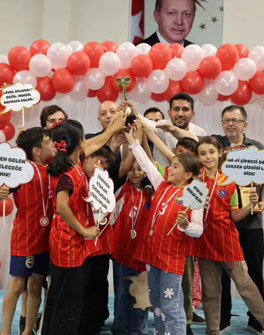 Kahraman Şehrin Oyun Mirası Şenliği Finali Coşkuyla Yapıldı