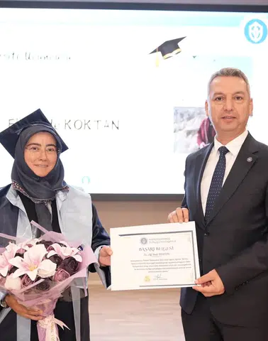 KSÜ Rektörü Okumuş, İstiklal Üniversitesi Mezuniyetinde