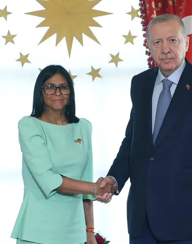 Erdoğan, Venezuela heyetini İstanbul'da kabul etti... Ticaret hedefi 3 milyar dolar