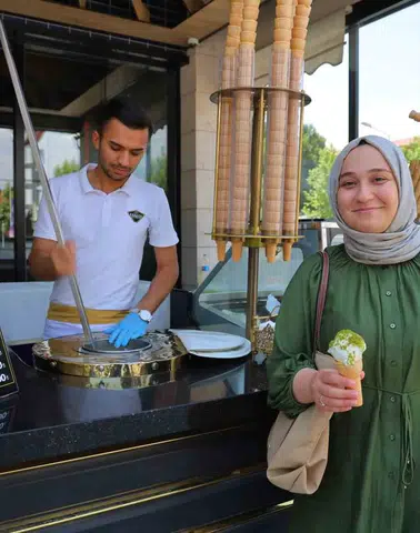 Havalar Isında Maraş Dondurmasına Talep Arttı