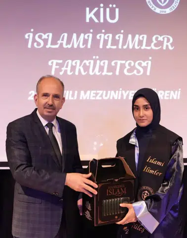 KİÜ İslami İlimler Fakültesi’nde Mezuniyet Coşkusu