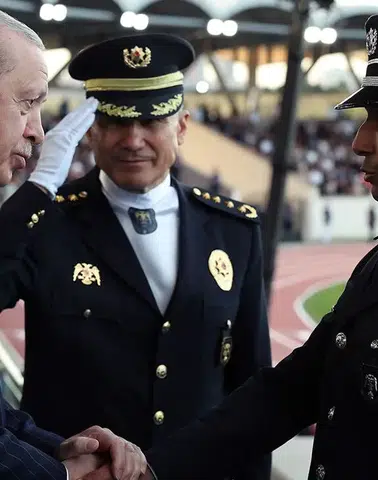 Erdoğan: Polisimize Destek Sürecek Mesajı Verdi