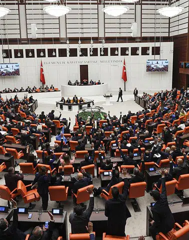 TBMM'de öğrenci affı teklifinde ilk 13 madde kabul edildi... Akademik sahteciliğe ağır yaptırım