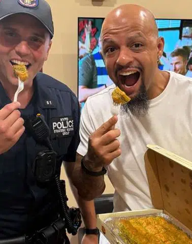 Türk Dedektif Felipe Melo'ya baklava ikramı... Ünlü futbolcu o lezzete hayran kaldı