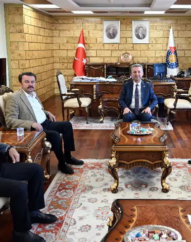 Önceki Dönem Başkanlarından Rektör Okumuş’a Hayırlı Olsun Ziyareti