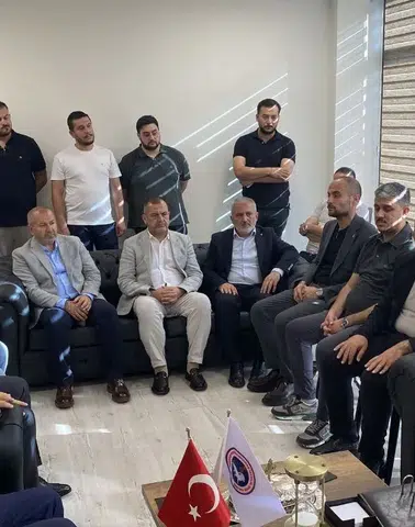 AK Parti Heyeti İstiklalspor'un Yeni Yönetimini Ziyaret Etti