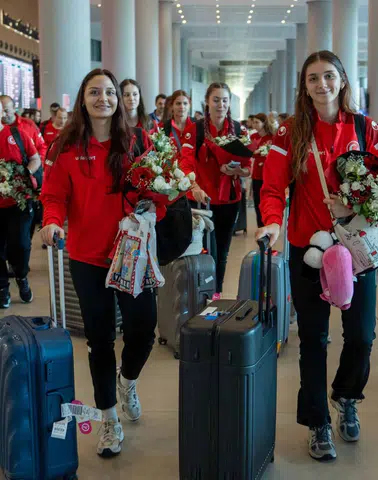Okyanus Koleji Kız Voleybol Takımı, Dünya Şampiyonası'nda gümüş madalya kazandı