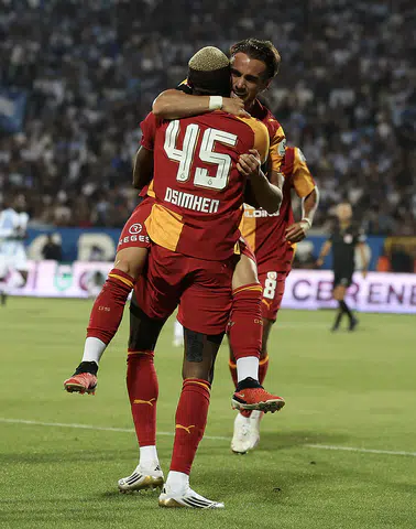 Galatasaray İlk Yarıda Erzurumspor'u Dağıttı