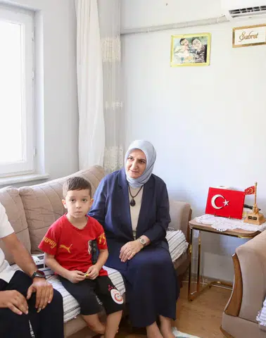 Selma Ünlüer’den Gazi Hakan Kamalak ve Ailesine Vefa Ziyareti