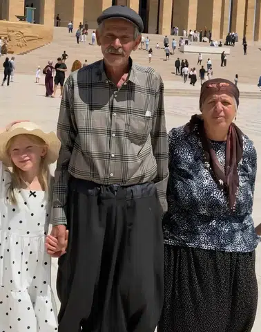 Bakan Göktaş’tan İkiz Kızların Ailesine Destek
